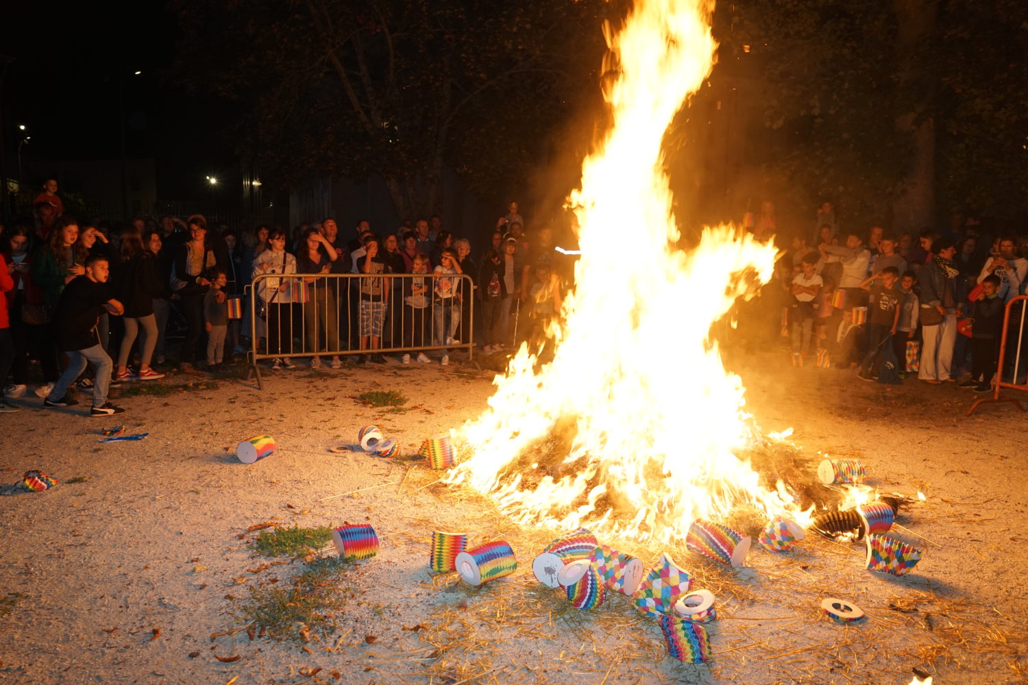 Cormontreuil retraite flambeaux incinération sa majesté Cornibus fête patronale septembre 2019